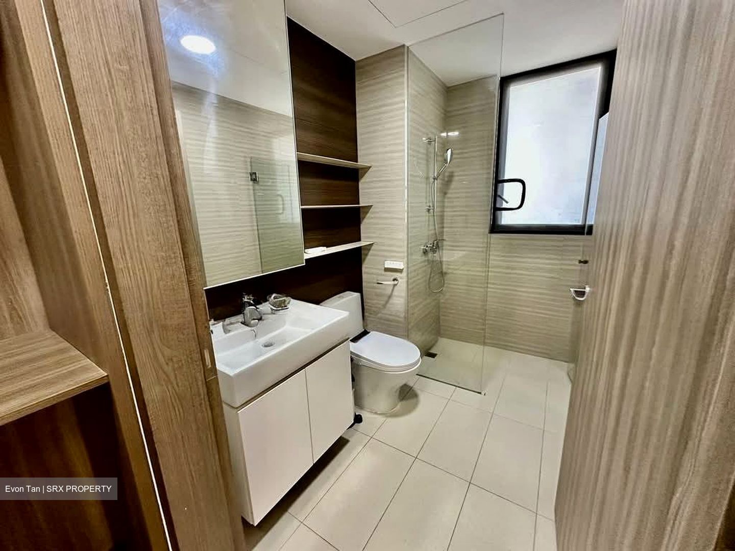 Sky Vue (D20), Condominium #593835581